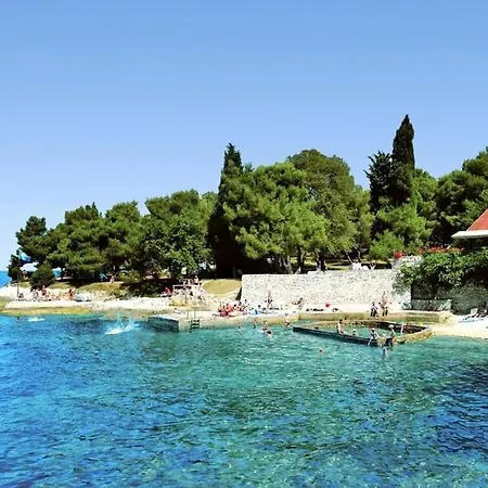 Relaxing Family Near Ferienhaus Poreč