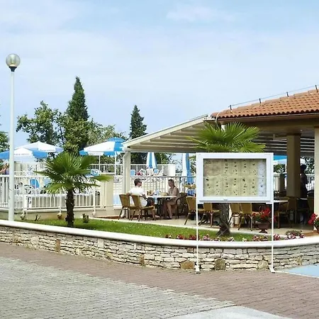 Ferienhaus Relaxing Family Near Poreč